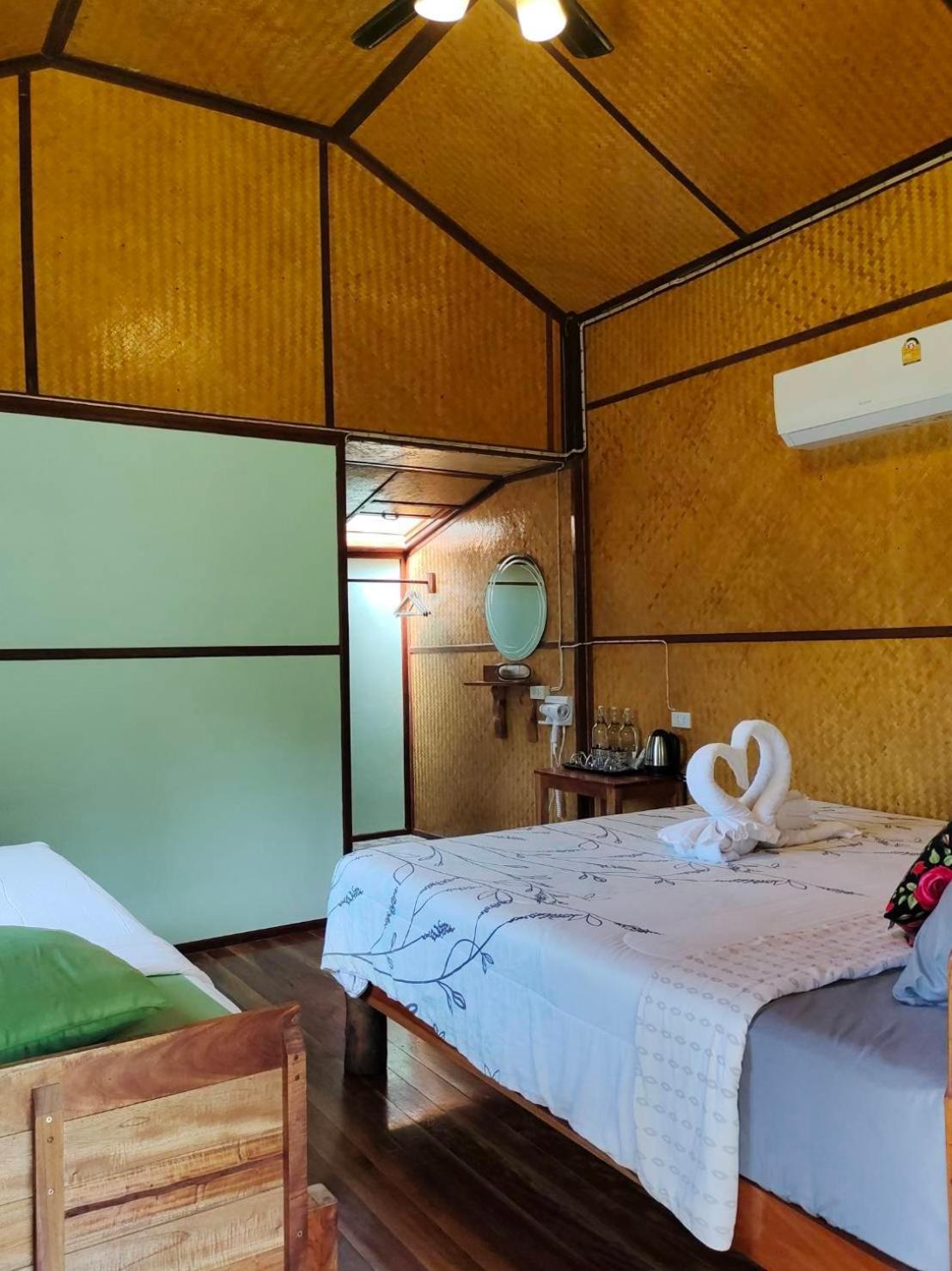 Bansuanphutarn Hotel Ban Pha Saeng Lang Exterior foto